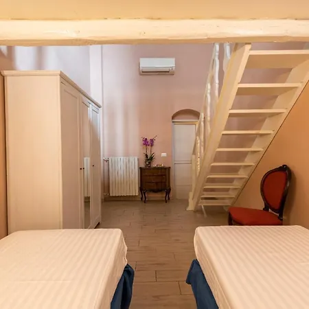 Florence- Palazzo Pitti Apartment *