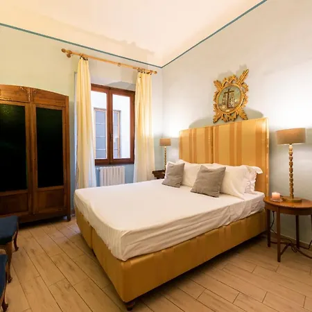 Florence- Palazzo Pitti Apartment *